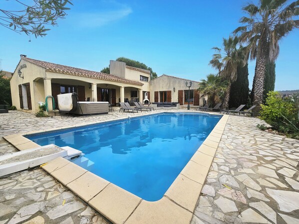 Holiday Home Swimming Pool