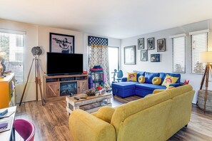 Living Room | 1st Floor | Full Sleeper Sofa | Free WiFi