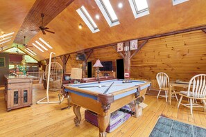 Living Area | Free WiFi | Pool Table | Chess