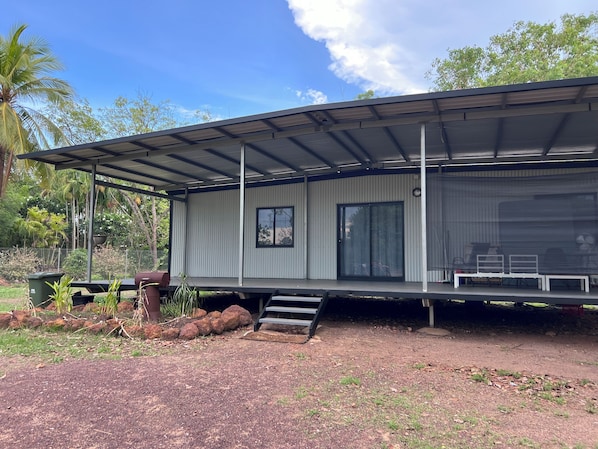 Demountable with large veranda