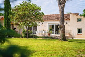 photo du grand jardin arboré 