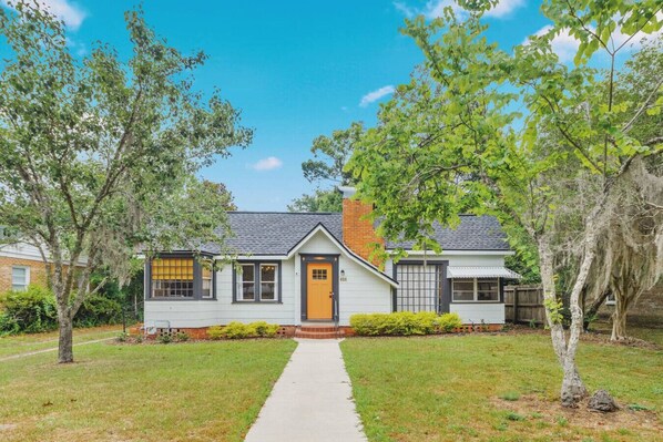 Enjoy some Gainesville living!