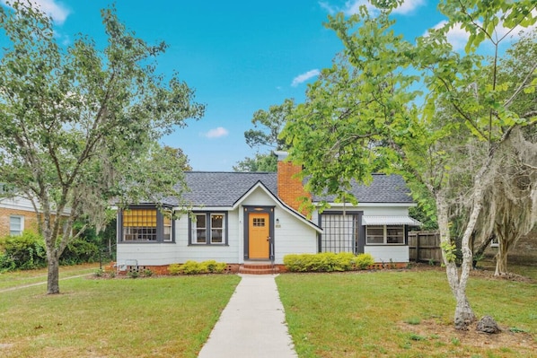 Enjoy some Gainesville living!