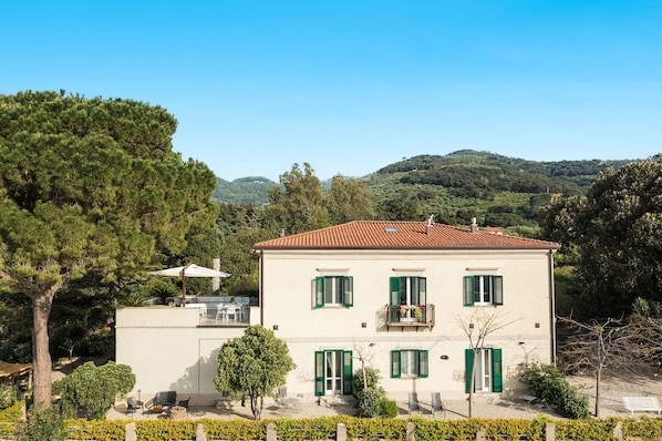 Activities, Amenities, Building Exterior, Garden, Main Entrance, Pool, Spring, Summer