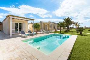 Activities, Building Exterior, Garden, Pool, Spring, Summer