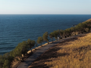 A villa made for dreamers, thinkers, sunseekers, and memory-makers.