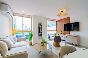 Spacious living room