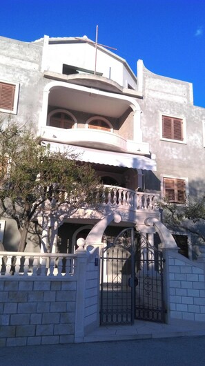 Façade