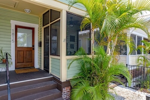 Charming Spanish-style bungalow, tucked away just two blocks from 7th Ave