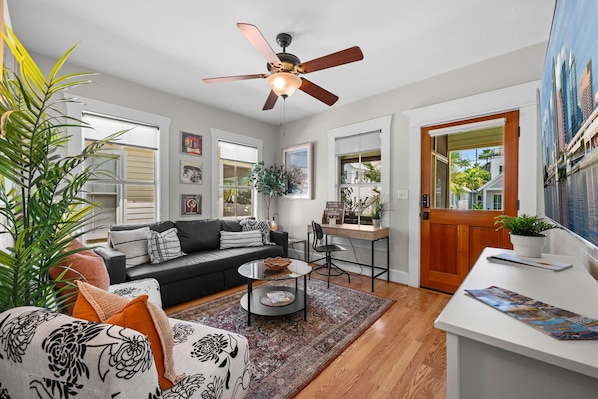 Step inside La Caña, our warm and welcoming Spanish-style bungalow right in the heart of Ybor City