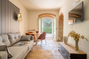 Autumn, Living Room, Spring, Summer