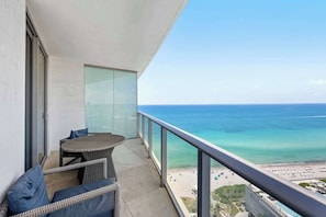 Step out onto your private balcony and take in stunning, uninterrupted views of the ocean. The breathtaking scenery offers the perfect backdrop for relaxing, unwinding, or enjoying a beautiful sunset.