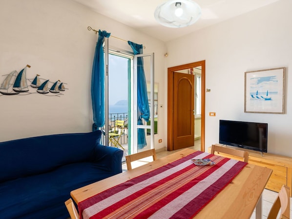 Furniture, Wood, Interior Design, Flooring, Floor, Sea, Chair, Ocean, Room, Apartment