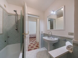Bathroom, Plumbing Fixture, Flooring, Floor, Interior Design, Bathroom Sink, Ceiling, Sink, Plumbing, Tap