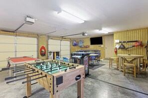 8 Beach Lagoon | Garage/Game Room - 8 Beach Lagoon | Garage/Game Room