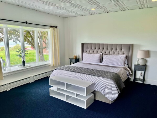 Bedroom DOES have curtains