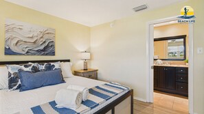 King bedroom 1 with/ full bath