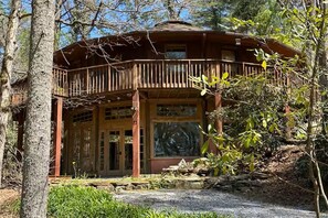 Tranquil Roundhouse from bottom driveway. Please park at the top.
