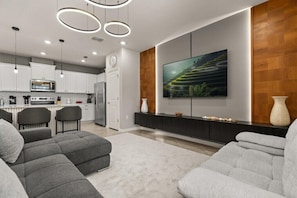 16125 Palm Frond Ave (5).jpg