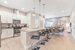 3-Kitchen.jpg
