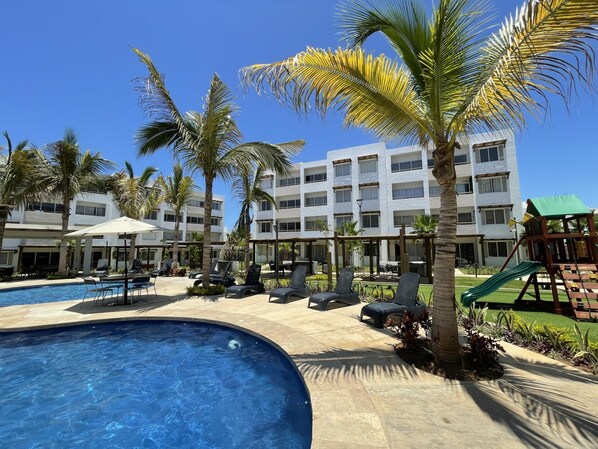 Tropical Condo - Close to Beach and Waterpark! (1741)