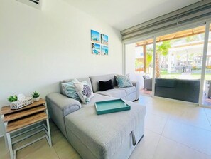 Tropical Condo - Close to Beach and Waterpark! (1748)