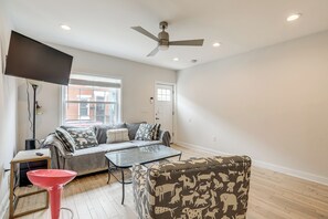 Living Room | 1st Floor | Smart TV