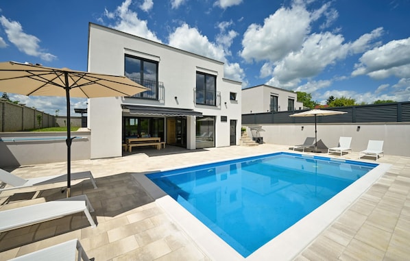 pool