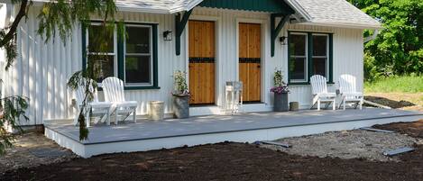 Our cottages are one bed one bath perfect if you are looking for a quite place