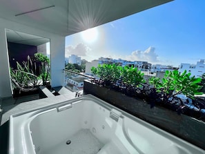 Bain à remous extérieur