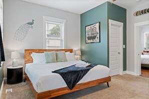 Main living area / King Bed