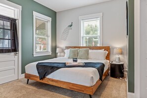 Main living area / King Bed