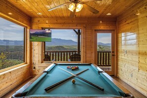 Rack ’em up! Pool table with breathtaking Smoky Mountain backdrop