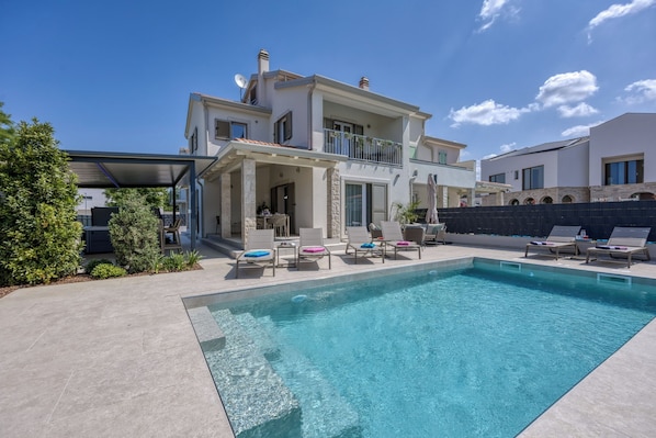 Private Pool