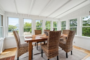 The dining area! Plenty of seating for everyone!