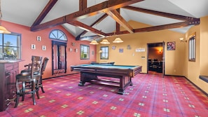 Spielezimmer