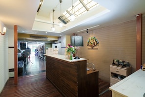 Entrance / Reception