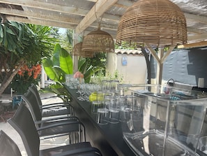 Outdoor dining