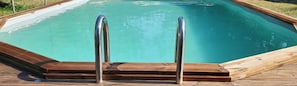 AccÚs à la piscine du propriétaire (partagée) en août exclusivement. (1)
