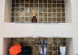 Équipements de salle de bain