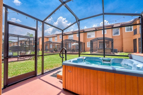 Bain à remous intérieur