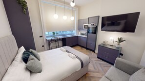 Cozy Studio featuring:
- Smart TV with Netflix
- Comfortable 1x double bed
- Private kitchenette