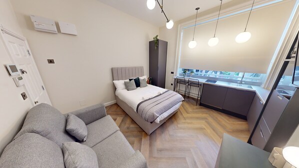 Cozy Studio featuring:
- Smart TV with Netflix
- Comfortable 1x double bed
- Private kitchenette