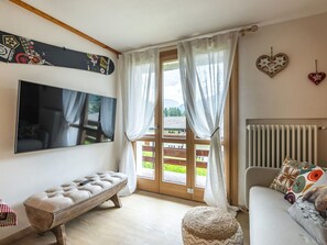 Möbel, Interior Design, Flooring, Holz, Zimmer, Fussboden, Wohnzimmer, Zuhause, Couch, Textil