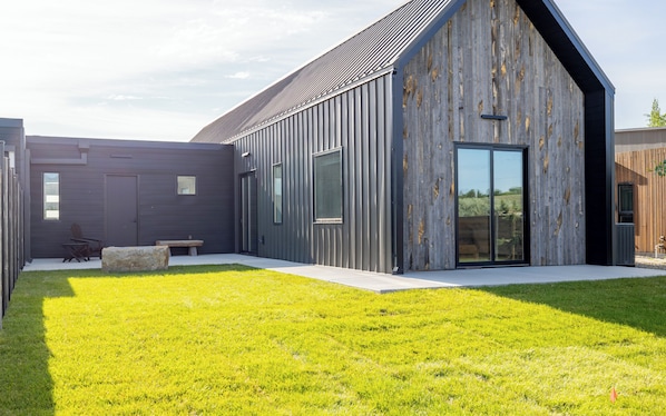 Modern mountain living just a few minutes from historic downtown Cody.
