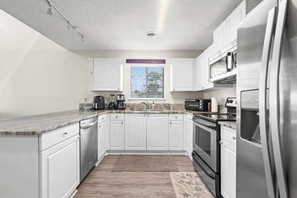 A kitchen designed to meet all your cooking needs!