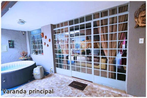 Bain à remous intérieur