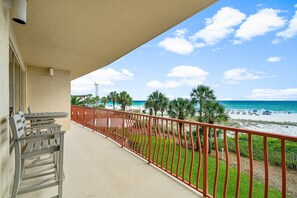 31-web-or-mls-7115 Thomas Dr 201-27