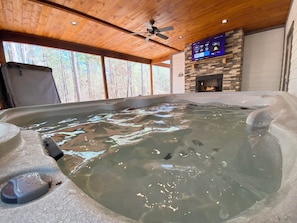 Indoor spa tub