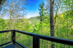 Hillside Hideaway's relaxing deck